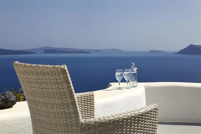 Liakada Oia Suites 