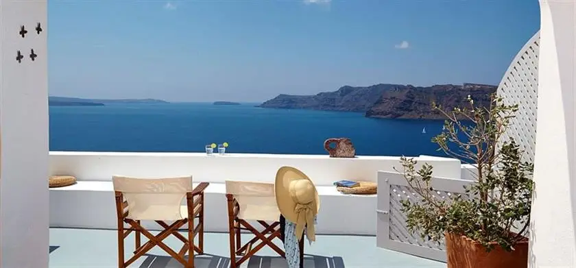 Liakada Oia Suites 