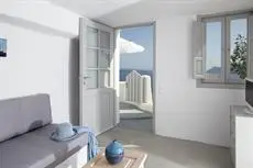 Liakada Oia Suites 