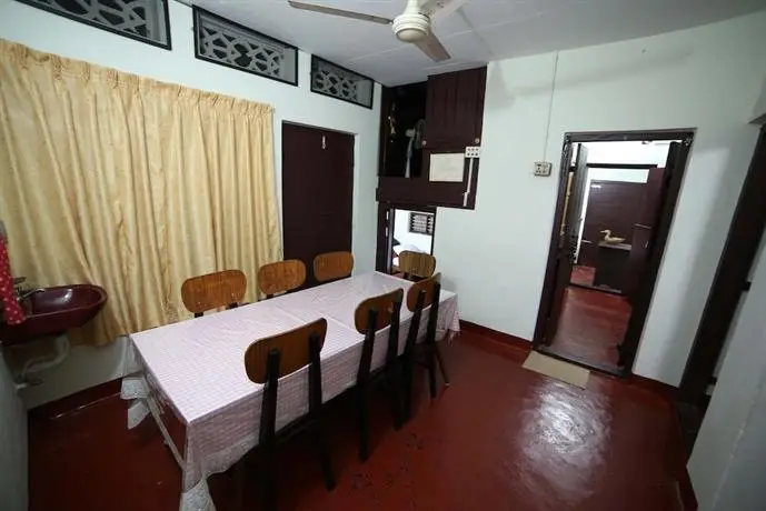 Aqualillies Waterfront Homestay 