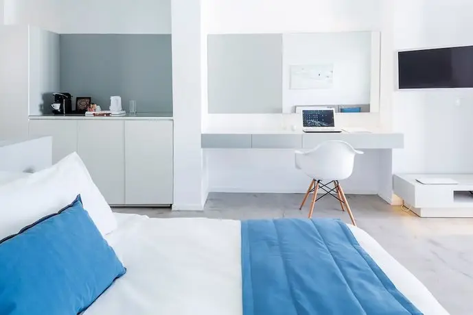 Alti Santorini Suites 