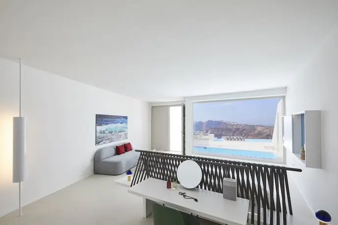 Alti Santorini Suites 