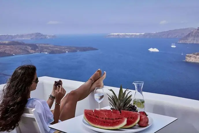 Alti Santorini Suites 