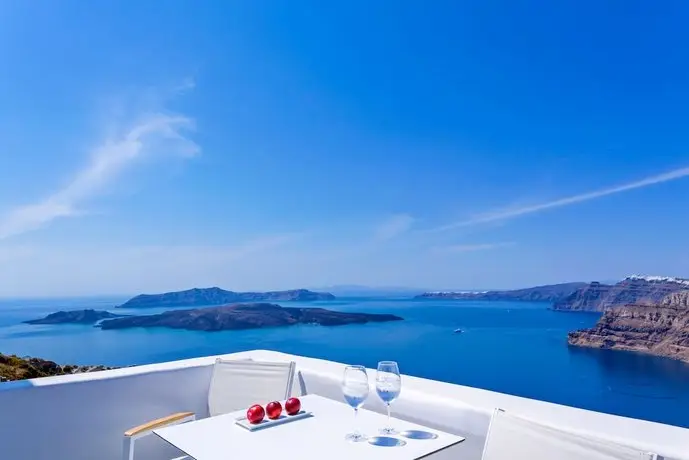 Alti Santorini Suites 