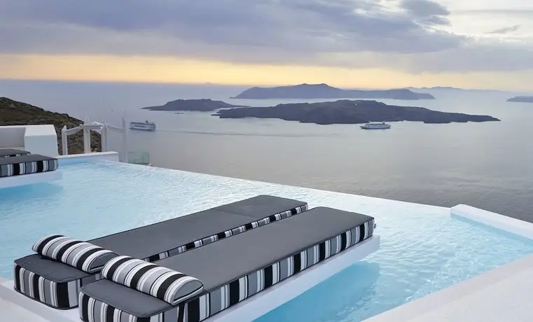 Alti Santorini Suites 