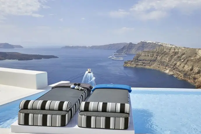 Alti Santorini Suites 