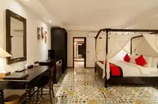 La Rose Suites 