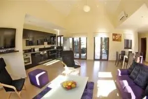 3 Br Villa Aidos