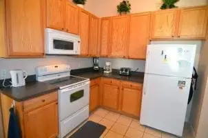 4 Br Home Kitchen Sleeps 10 Loughman