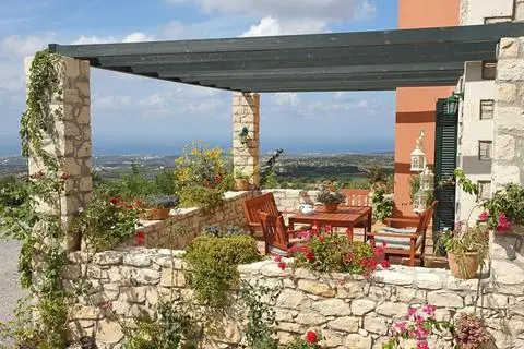 Raymundo Villa Crete 