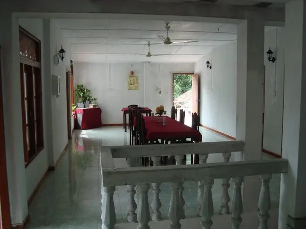 Homestay - White Villa Bentota 