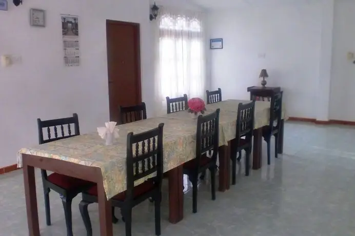 Homestay - White Villa Bentota 