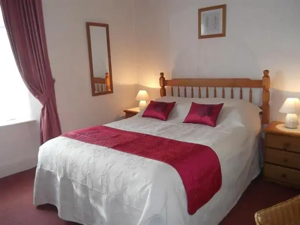 Lindholme Guest House 