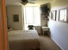 Oceanside Beach Condo 