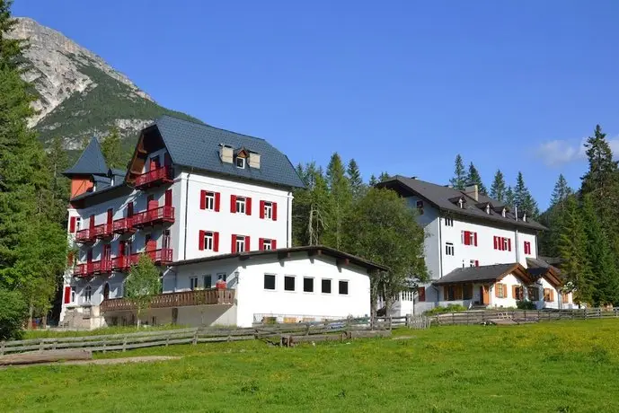 Hotel Croda Rossa 