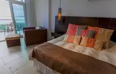 Iguana Crossing Boutique Hotel 