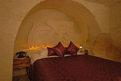 Phocas Cave Suites 