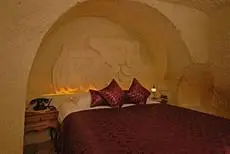 Phocas Cave Suites 