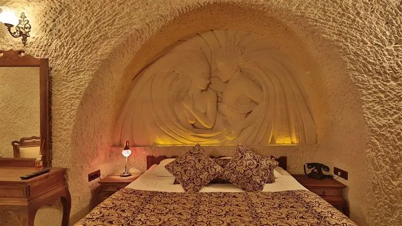 Phocas Cave Suites 