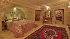 Phocas Cave Suites 