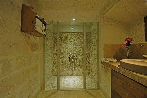 Phocas Cave Suites 