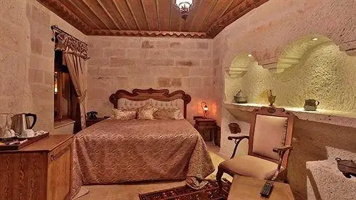 Phocas Cave Suites 