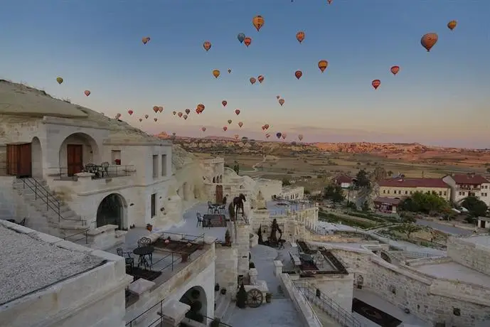 Phocas Cave Suites 