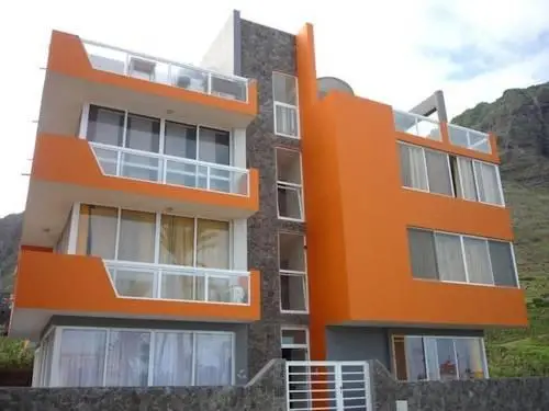 Casa Laranja / Orange House