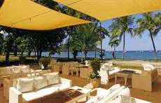 Cafe de Playa beach front suites 