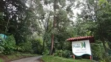 Los Pinos Lodge & Gardens 