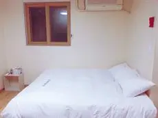 IU Guest House Myeongdong 