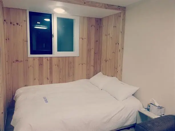 IU Guest House Myeongdong 