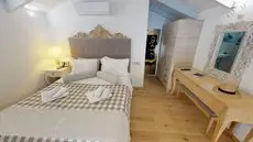 Porto Enetiko Suites 