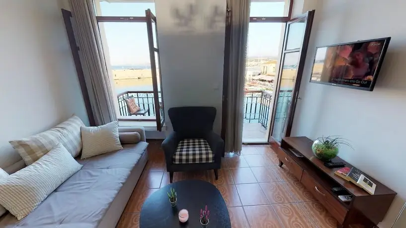 Porto Enetiko Suites 