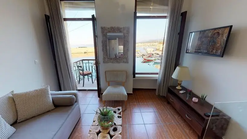 Porto Enetiko Suites 