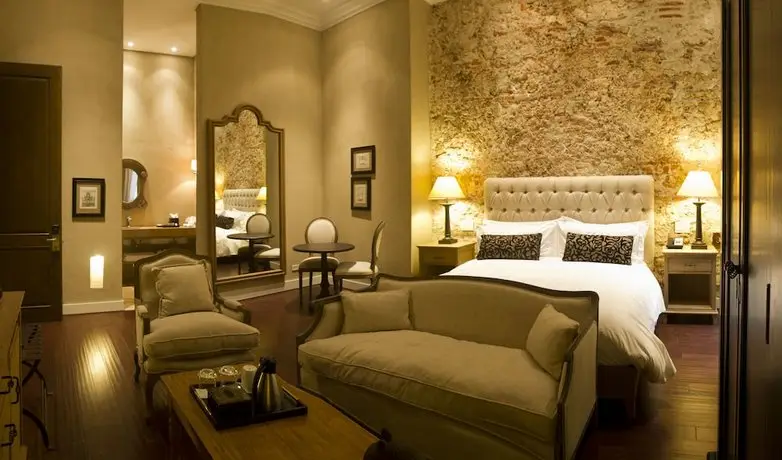 Bastion Luxury Hotel 