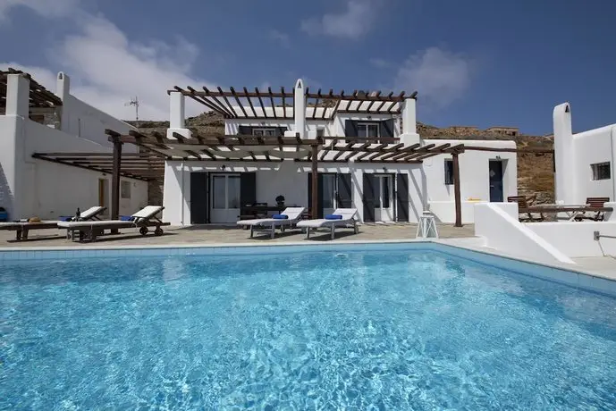 Siourdas Mykonos Villas 