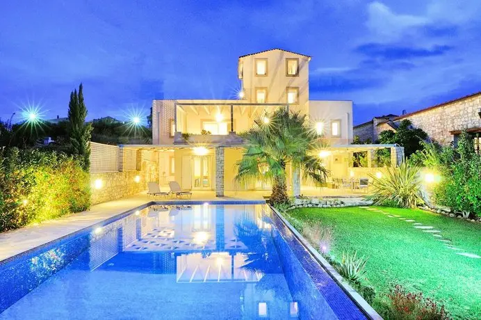 Cretan Mansion with Heated Swimming Pool 