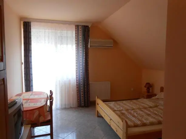 Imola Es Andrea Apartmanhaz