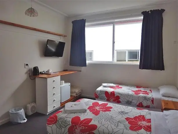 Kiwis Nest Backpackers and Budget Accommodation 