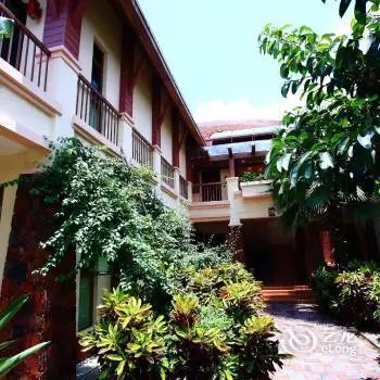 Bulongsai Hotel & Resort 