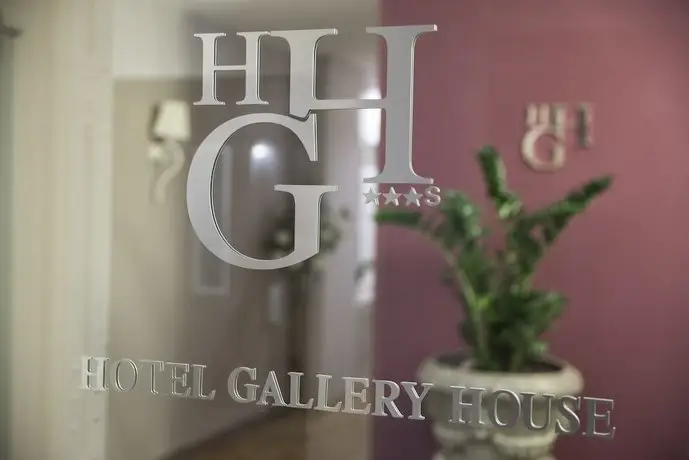 Smart Hotel Gallery House