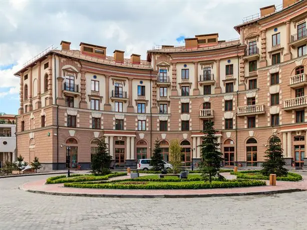 Apartments on Naberezhnaya Vremena Goda 