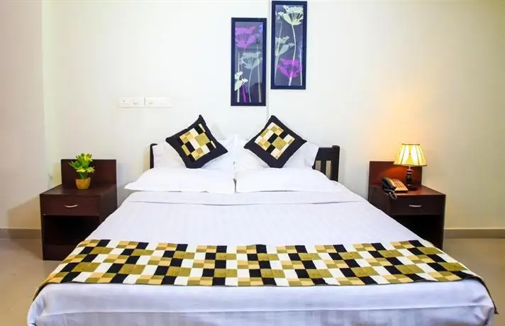 Plaza Suites Kochi 