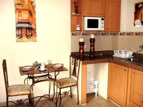 El Patio Suites 