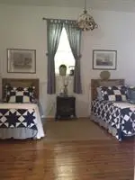 Summerhouse Inn Bed & Breakfast 