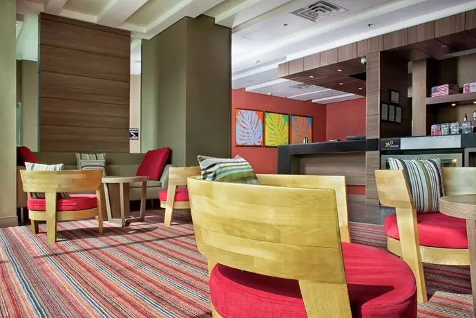 Hampton by Hilton Cali 