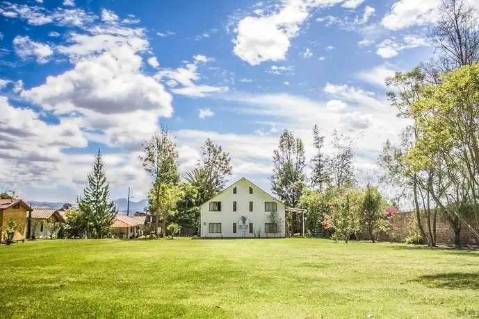 Hosteria Airport Garden