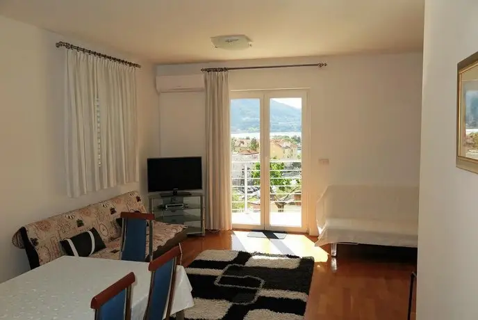 Apartments Kovacic Omis