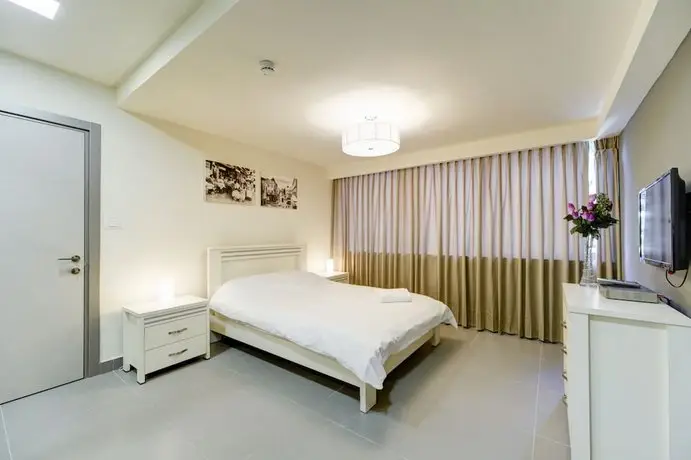 Dizengoff Inn Apartments 